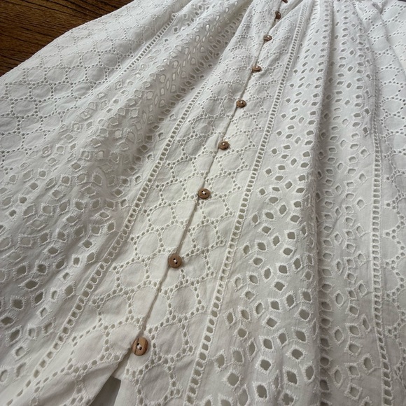 EUC ZARA WHITE OPENWORK EMBROIDERED DRESS - Sz medium - Picture 8 of 10
